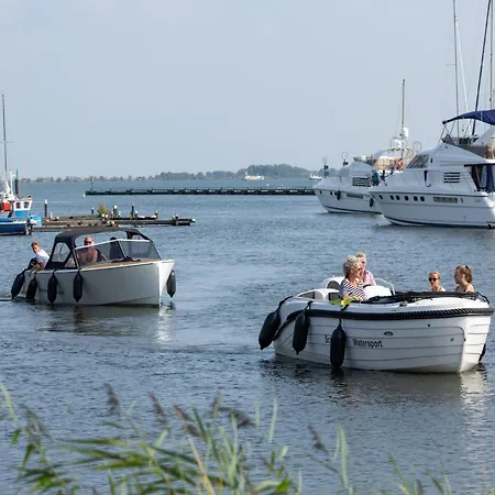 Luxurious With Two Bathrooms, Markermeer * Wijdenes
