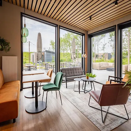 Luxurious With Two Bathrooms, Markermeer Wijdenes