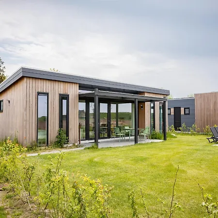 Semesterbostad Luxurious With Two Bathrooms, Markermeer Wijdenes